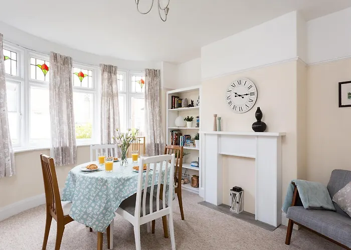 City Apartments - 4 Heworth Village - 3 Bed House