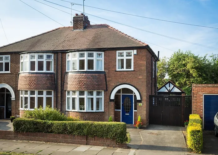 City Apartments - 4 Heworth Village - 3 Bed House