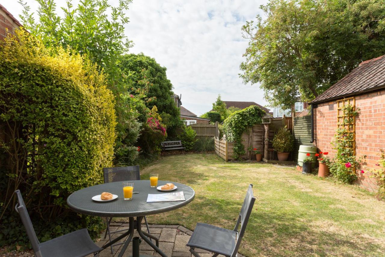 - 4 Heworth Village - 3 Bed House Holiday home *