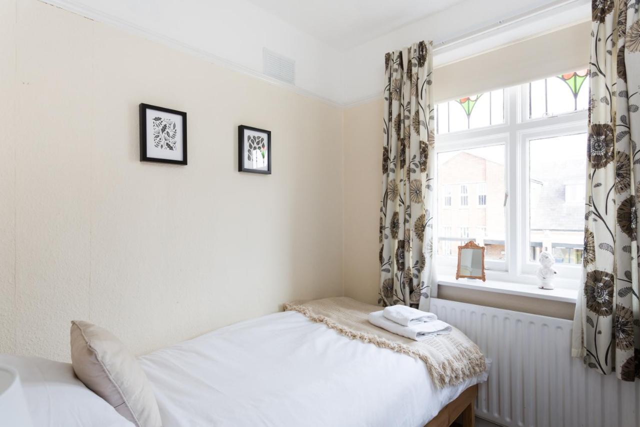 - 4 Heworth Village - 3 Bed House Holiday home *